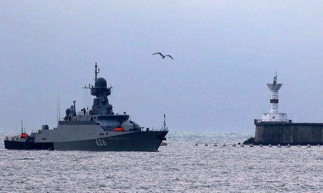 Das russische Kriegsschiff Orekhovo-Zuyevo in Sevastopol vor der Krim.