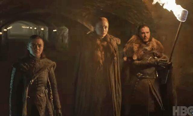 Sansa, Arya und Jon unterhalb von Winterfell. Wird die Familiengeschichte aufgelöst?