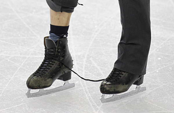 Pech hatte der 22-jährige Japaner Nobunari Oda, ein Nachfahre eines Kriegsherren während der Sengoku-Zeit. Dem Viertplatzierten nach dem Kurzprogramm ging während der Kür das Schuhband am Schlittschuh auf.