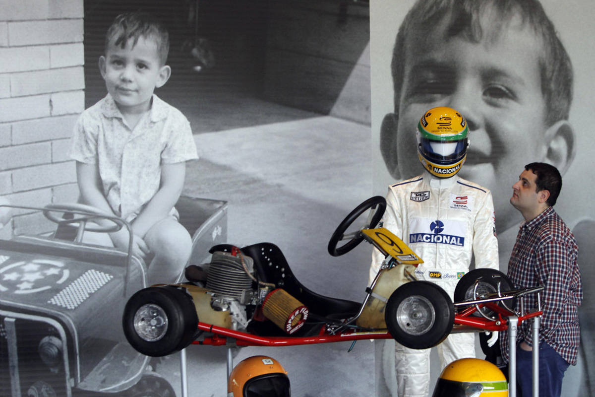 Neben den drei WM-Titeln feierte Senna insgesamt 41 Siege.