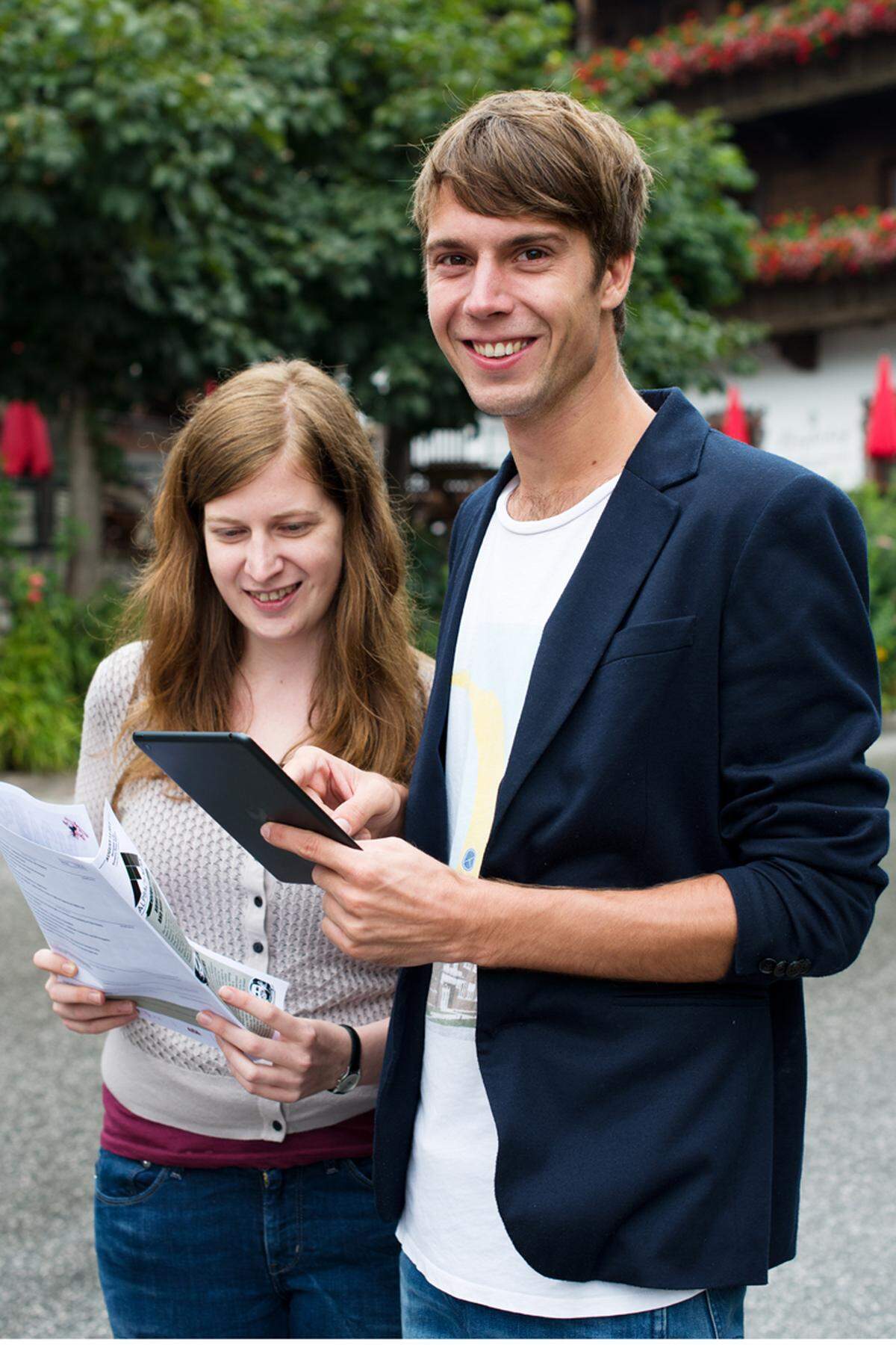 Die IG Senza Confini liest die Alpbach News, online und offline, 2013.
