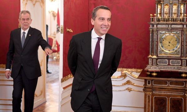 Noch-Bundeskanzler Christian Kern am Mittwoch bei Bundespräsident Alexander Van der Bellen (v.re.). Einen Konflikt mit Wiens Bürgermeister Michael Häupl sieht Kern nicht.  