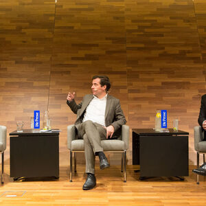 WU-Professorin Ulrike Schneider, „Presse“-Chefredakteur Rainer Nowak und Premi- QaMed-Geschäftsführer Julian Hadschieff diskutierten an der WU über die ökonomischen Aspekte der Langzeitpflege.