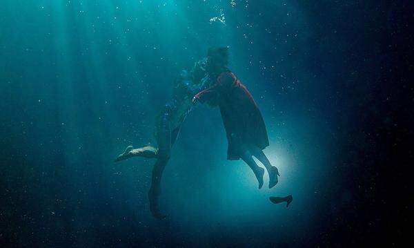 Guillermo del Toros Fantasy-Romanze "Shape of Water" handelt von einer stummen Reinigungskraft (Sally Hawkins), die sich in einem Geheimlabor, in eine dort gefangengehaltene amphibische Kreatur (Doug Jones) verliebt. Die Konkurrenz: "Call Me by Your Name", "Darkest Hour", "Dunkirk", "Get Out", "Lady Bird", "Der seidene Faden", "Three Billboards Outside Ebbing, Missouri" und "Die Verlegerin"