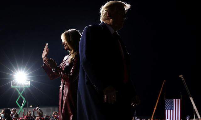 Melania Trump an der Seite ihres Gatten bei einer Wahlveranstaltung im Bundesstaat Georgia Anfang Dezember 2020.