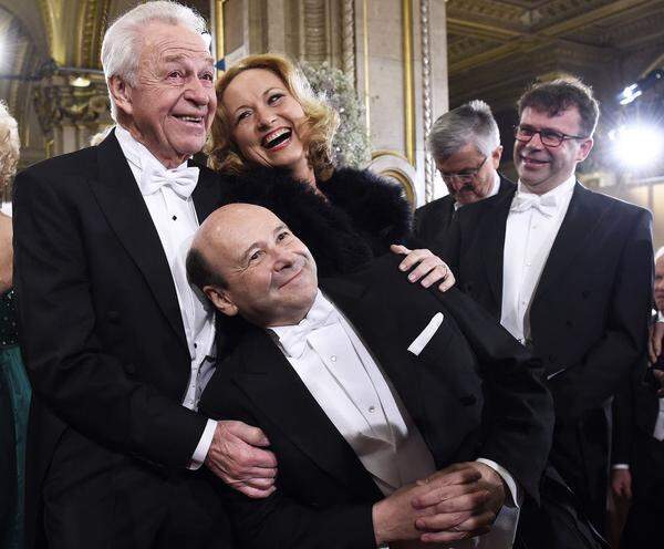 Harald Serafin scherzte mit Staatsoperdirektor Dominique Meyer und Intendantin Dagmar Schellenberger.