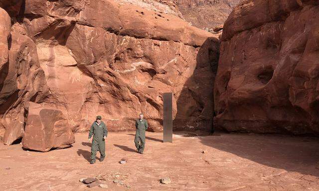 Metal monolith is discovered in Red Rock Country in Utah