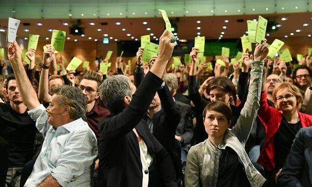 KOALITION: BUNDESKONGRESS DER GRUeNEN MIT ENTSCHEIDUNG UeBER KOALITIONSABKOMMEN MIT DER OeVP