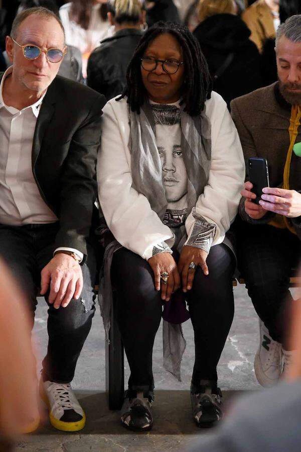 Auch Whoopie Goldberg interessiert sich für Mode.