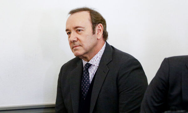 Kevin Spacey wird wegen sexueller Nötigung angeklagt.