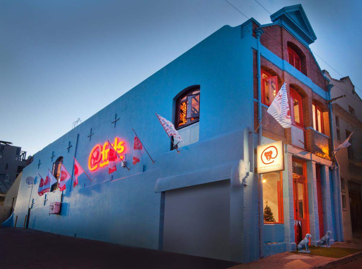 In Kapstadt hat vor Kurzem das erste Luxus-Hundehotel in Südafrika mit Fünf-Sterne-Niveau eröffnet.