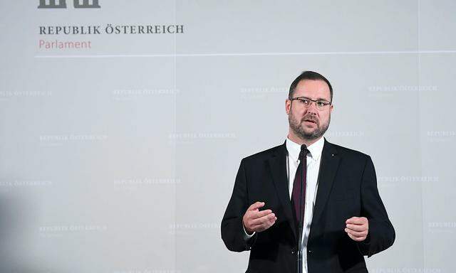 Gegen den FPÖ-Abgeordneten Christian Hafenecker soll ermittelt werden (Archivbild aus dem Mai 2021).