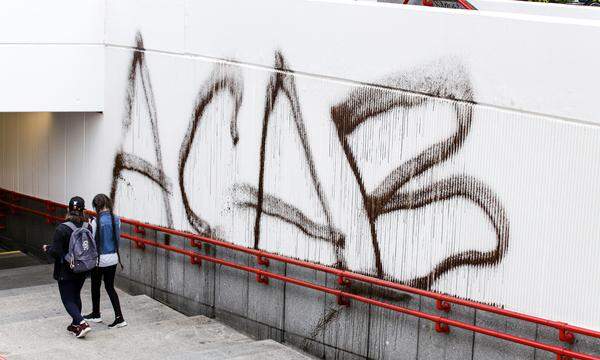 
 ,,ACAB“-Graffiti besprüht in Favoriten. 
