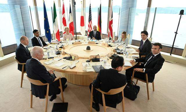 In den Spannungen mit China hat die Gruppe der großen demokratischen Industrieländer (G7) über einen neuen Ton gegenüber Peking beraten. 