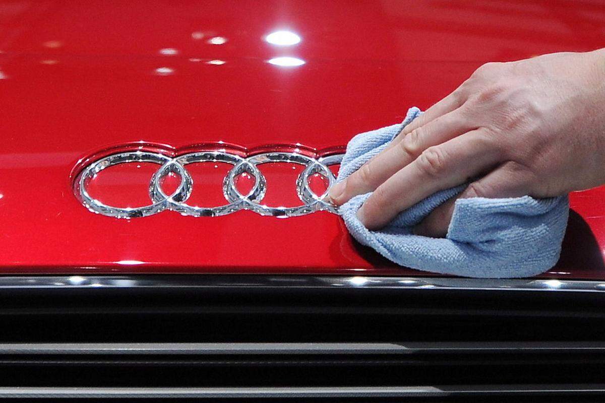... Die beiden Firmen fanden später aber wieder zusammen. Denn das heutige Logo war eigentlich jenes der "Auto Union", in der Audi 1928 aufging. Die vier Ringe symbolisierten die vier damals verbundenen Marken: Audi, Wanderer, DKW und Horch.