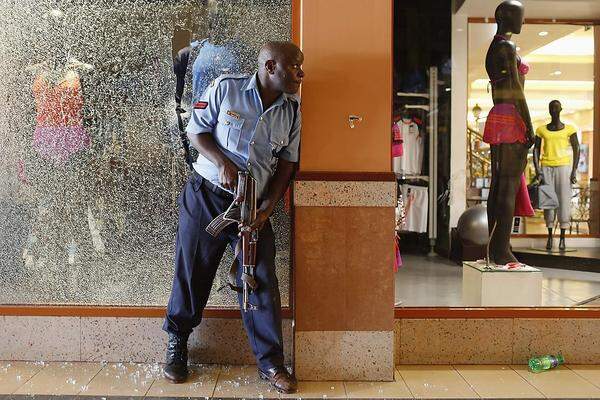 Dramatische Szenen spielten sich am Samstag in einem gut besuchten Einkaufszentrum in Kenias Hauptstadt Nairobi ab.
