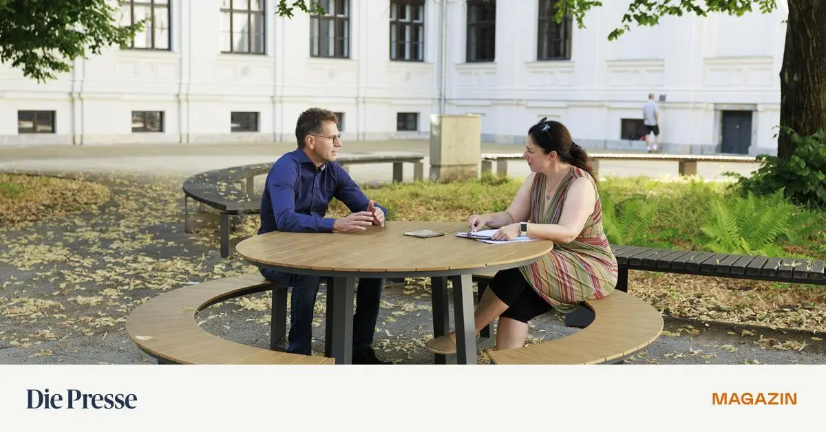 Soziologe-Bogner-Man-streitet-um-dagegen-zu-sein-premium-