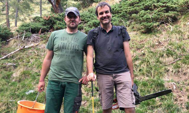 Bergbauer Christian Bachler (l.), „Falter“-Chefredakteur und Praktikant Florian Klenk.