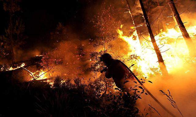 In Portugal breiten sich die Flammen weiter aus.
