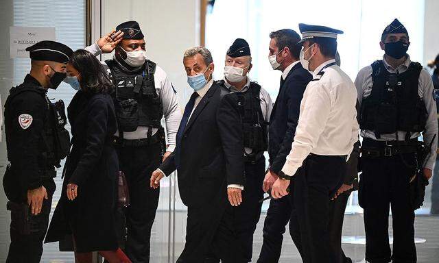 Nicholas Sarkozy bei seiner Ankunft im Gericht in Paris am Tag der Urteilsverkündung.