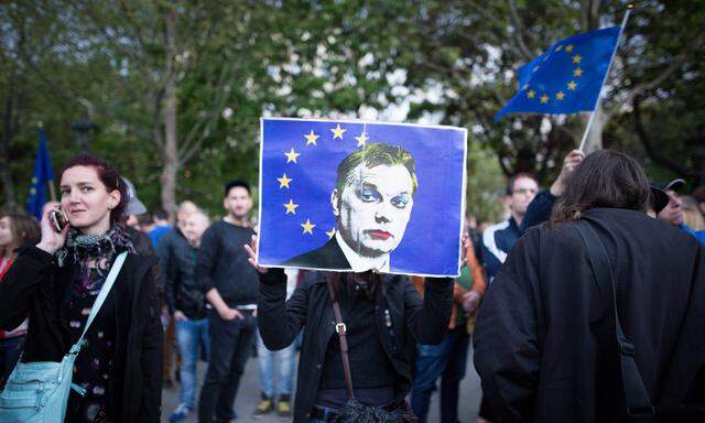 Proteste von proeuropäischen Orbán-Gegnern in Budapest.