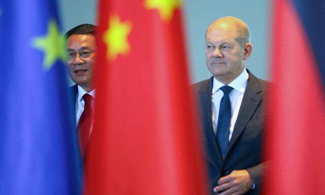 Der deutsche Bundeskanzler Olaf Scholz will sein Land unabhängiger von China machen. Das dürfte auch in der deutschen Handelsbilanz zu spüren sein werden.