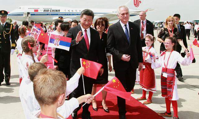 Chinas Präsident Xi Jinping im Juni 2016 in Serbien. Während dieser Reise weihte er das Werk in Smederevo ein.