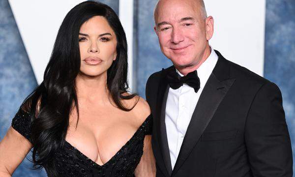 Lauren Sanchez und Jeff Bezos, 2023 bei der Vanity Fair Oscar Party