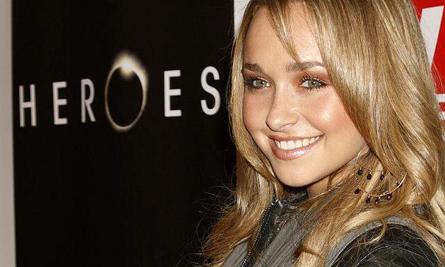 Cast member Hayden Panettiere poses at wrap party for season one of the television series ´Heroes´ in Hollywood