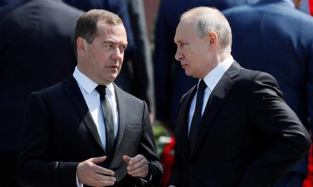 Premier Dmitrij Medwedjew und Präsident Wladimir Putin.