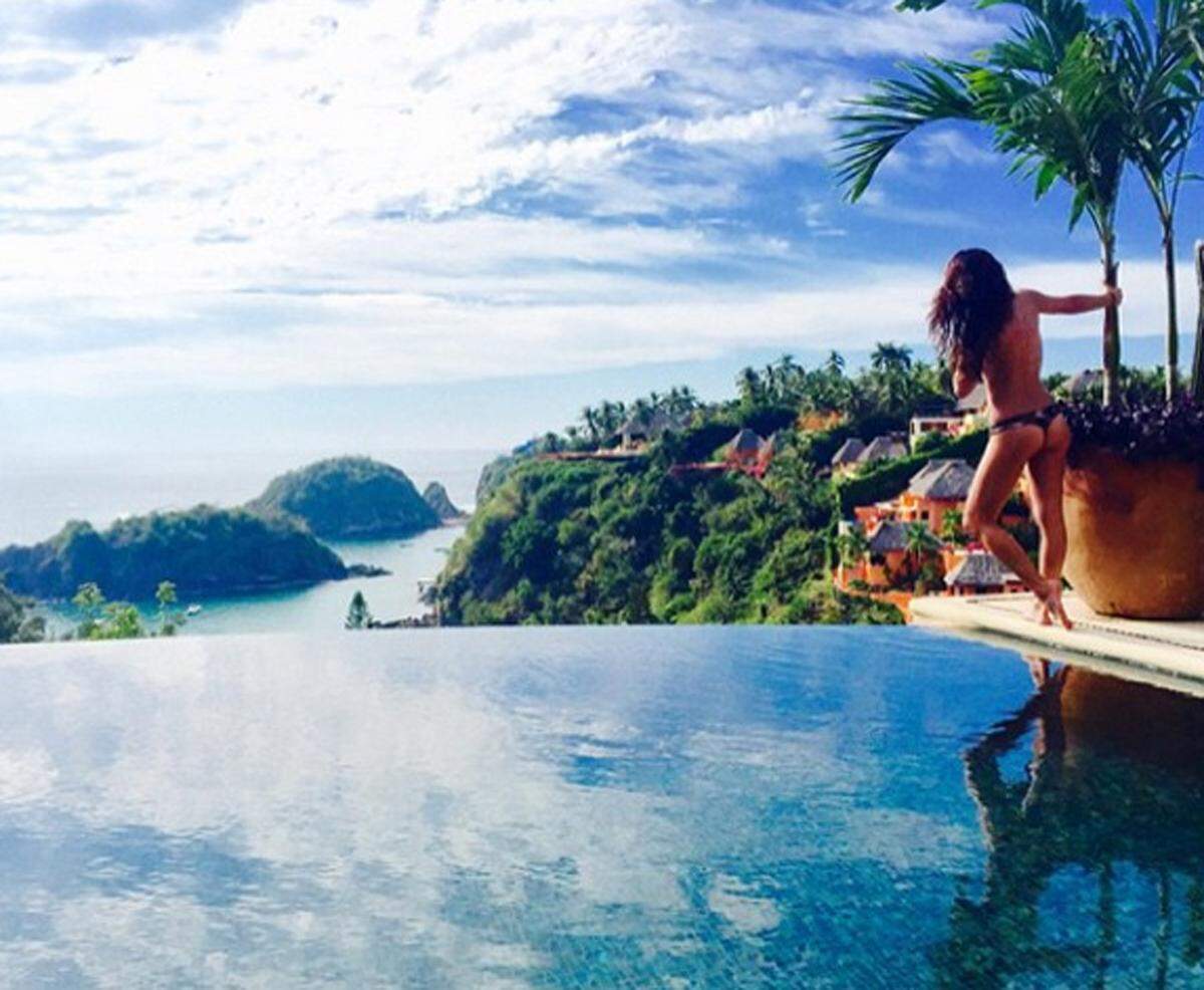 Schauspielerin Lea Michele ließ die Seele in Thailand mit überragendem Ausblick baumeln.
