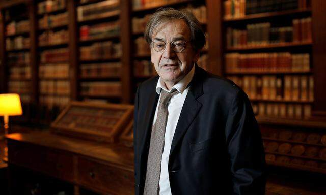 Er trauert um eine Kultur, die er als Kind von Flüchtlingen lieben lernte: Alain Finkielkraut in der Bibliothek des Institut de France, Sitz der Académie Française.