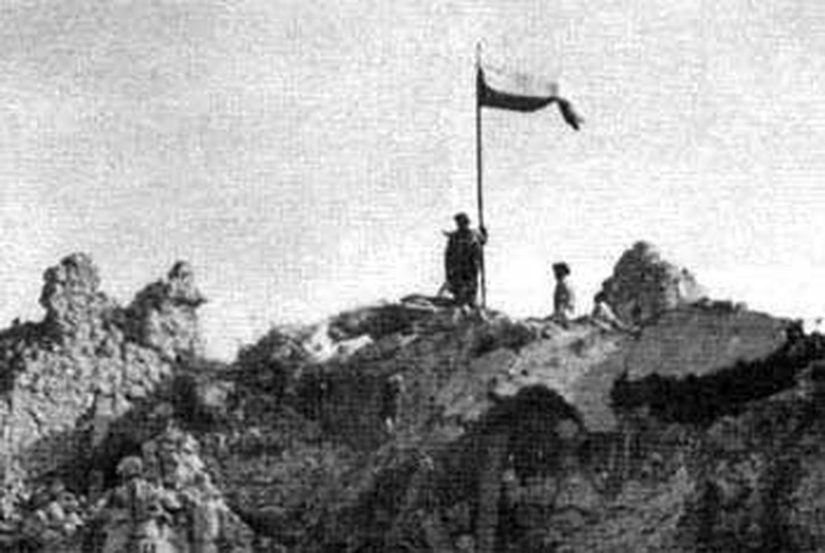 Die polnische Fahne über Monte Cassino