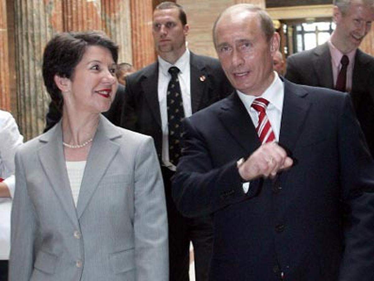 Putin stattete auch dem Parlament einen Besuch ab und unterhielt sich mit Nationalratspräsidentin Barbara Prammer.