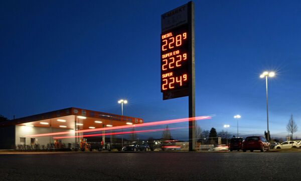 In der Nacht auf Donnerstag stieg der deutsche Spritpreis auf knapp 2,30 Euro.