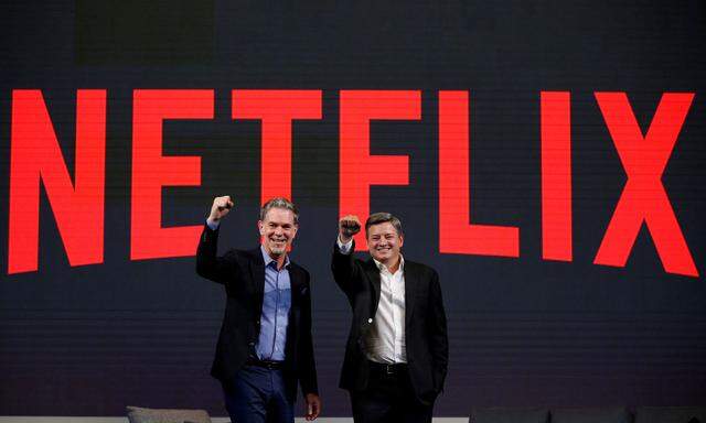 Die Aktie des Videostreaminganbieters Netflix war seit Jahresbeginn bereits um 63 Prozent gestiegen, bevor die am Donnerstag präsentierten Zweitquartalszahlen für Ernüchterung sorgten und die Aktie nachgeben ließen. 