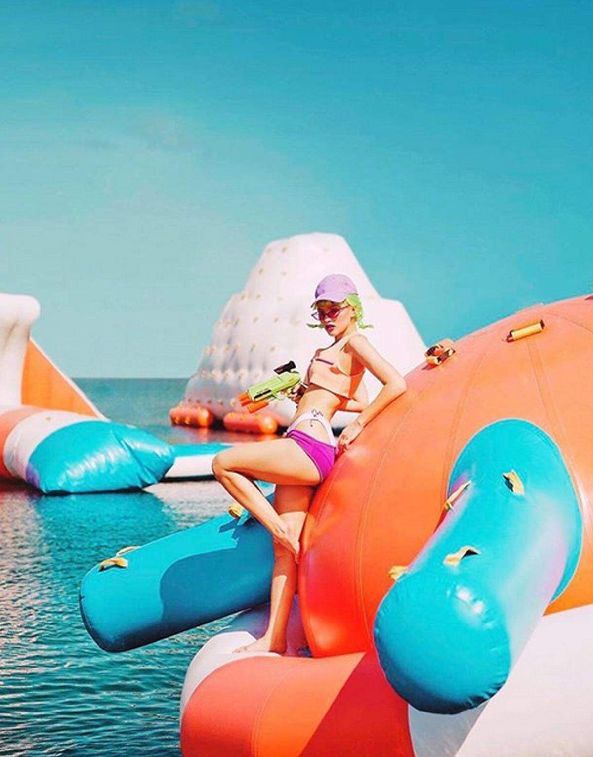 Aufblasbare Wassertiere, Pastellfarben und Meer oder Pool. Das sind die Zutaten für ein sommerliches Instagram-Foto. In Subic Bay auf den Philippinen, etwa 128 Kilometer westlich von Manila, hat die "Inflatable Island", also die aufblasbare Insel, eröffnet.    