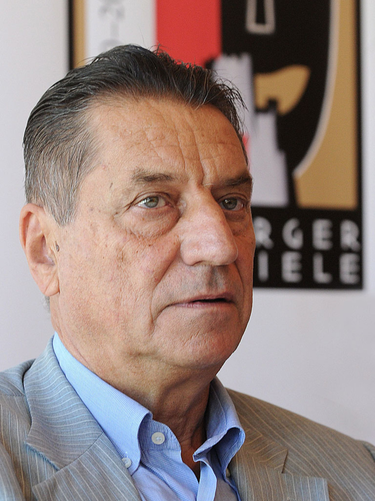 Der Italiener Claudio Magris wird ebenfalls jedes Jahr als möglicher Preisträger gehandelt. Er schaffte den Durchbruch als Schriftsteller im Jahr 1986 mit "Danubio", einer literarischen Reise entlang der Donau. Auch seine Dissertation beschäftigte sich mit Österreich: "Der habsburgische Mythos in der österreichischen Literatur".