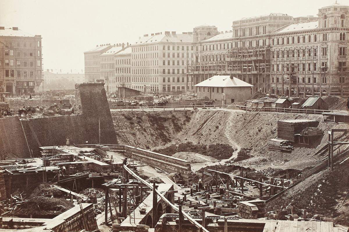 Bild: Ringstraßenbaustelle mit Heinrichshof, um 1863