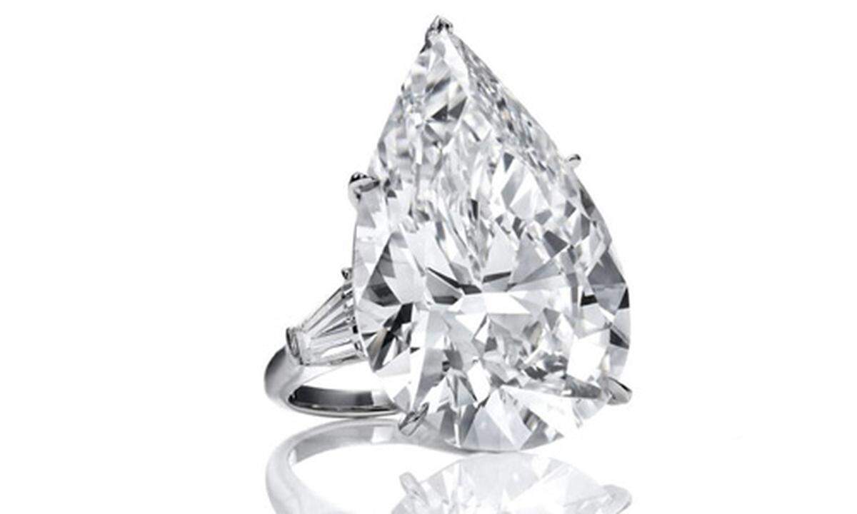 Classic Winston, Pear-Shaped Ring Birnenförmiger Diamant und Ring aus Platin von Harry Winston. Preis auf Anfrage