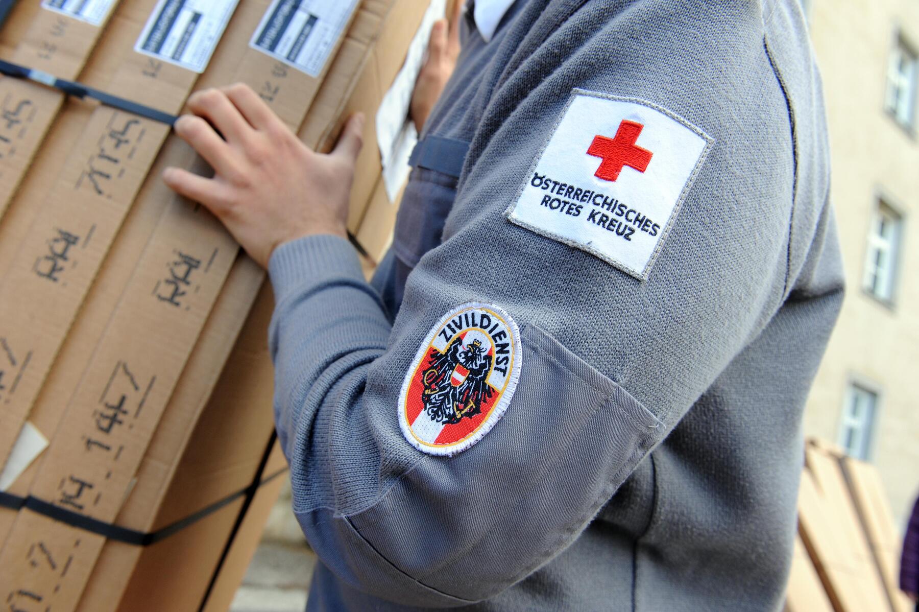 Austria Faces Civil Servant Shortage Without Conscription Law Extension