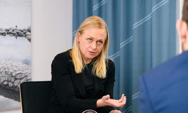 Finnlands Außenministerin, Elina Valtonen, über die Situation mit Migranten an der Grenze:: „Vielleicht wollen uns die Russen zeigen, wozu sie fähig sind.“