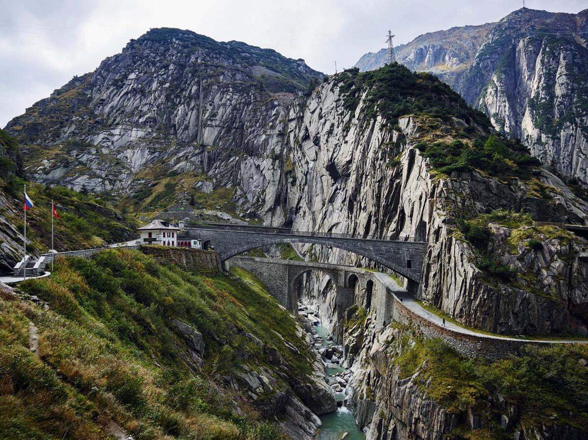 Gotthardpass, Schweiz: Die Teufelsbrücke.