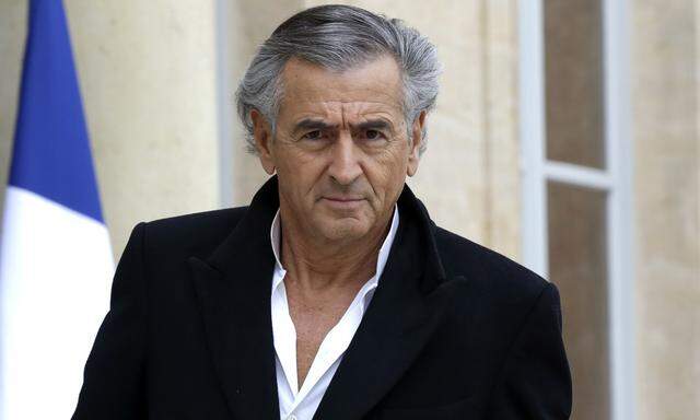 French Der französische Starphilosoph Bernard-Henri Lévy.Bernard-Henri Levy arrives for a meeting with French President and a delegation of Iraqi-Kurdish Peshmerga fighters at the Elysee Palace in  Paris
