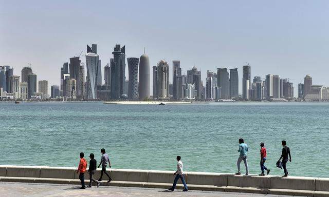 Die Skyline von Doha, Hauptstadt Katars. Die Halbinsel ist das reichste Land der Welt.