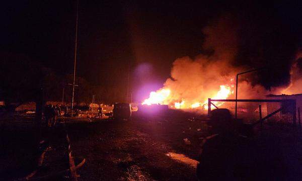 Bei einem Treibstoffdepot nahe der Gebietshauptstadt Stepanakert kam es zu einer folgenschweren Explosion.