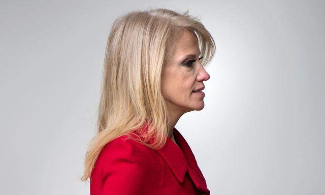 Kellyanne Conway nimmt es mit der Wahrheit nicht gar so genau (Foto: im Weißen Haus).