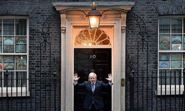 Boris Johnson ist unsanft auf dem harten Boden der Realität aufgeschlagen. Seit seiner Covid-19-Erkrankung wirkt der britische Premierminister bei seinen Auftritten müde und unkonzentriert.