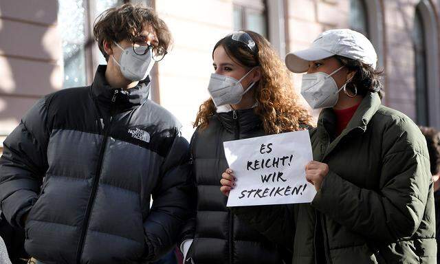 In den vergangenen Tagen hatte es bereits etliche Demonstrationen gegen die mündliche Matura gegeben.