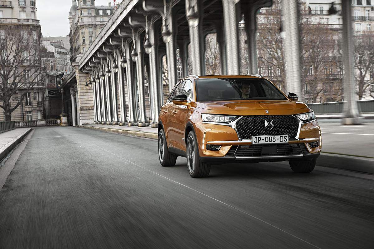 Verblüffend nur, wie ähnlich der DS7 Crossback dem großen Audi geraten ist - geht der Designer einem Nebenjob bei der Konkurrenz nach? 